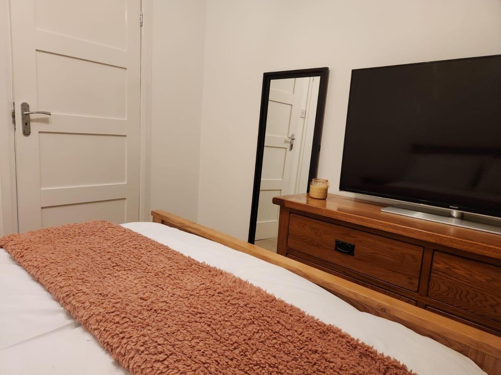 D Elmdon Homestay Shared 4 Bedrooms Birmingham Exterior foto
